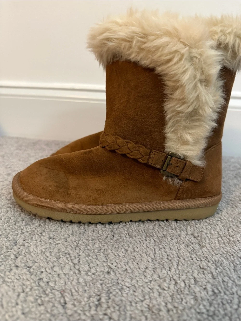 Gently worn The Children's Place Brown Faux Fur Trim Girls' Winter Boots